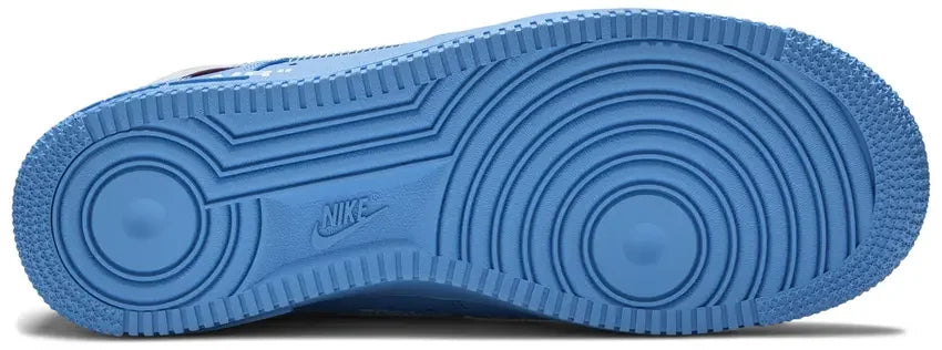 Sole Nike Air Force 1 Low
Off-White MCA University Blue