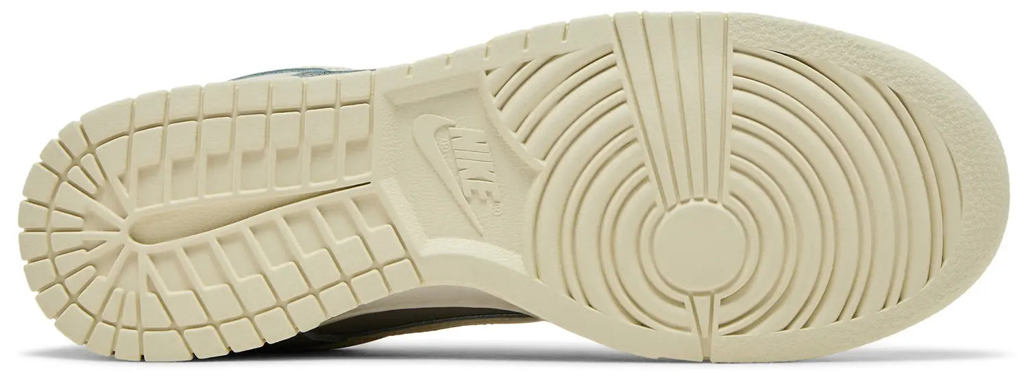 Sole Nike Dunk Low Retro Light Bone Wild Mango
