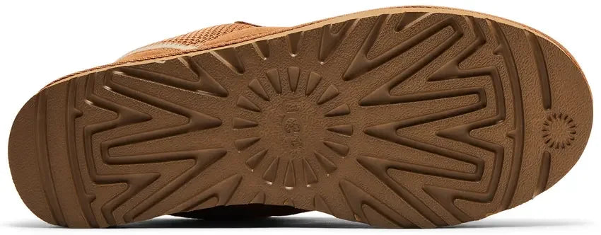 UGG Lowmel Chestnut sole