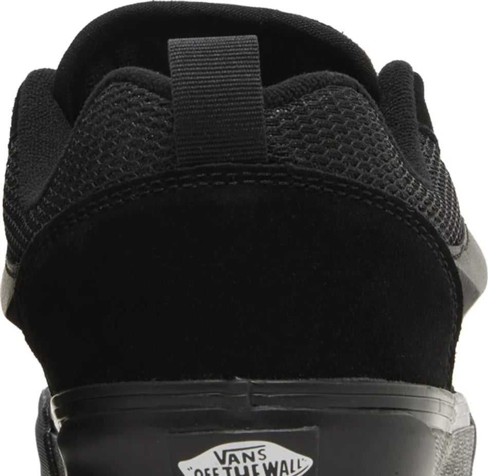 Vans Knu Skool Triple Black close-up heel counter
