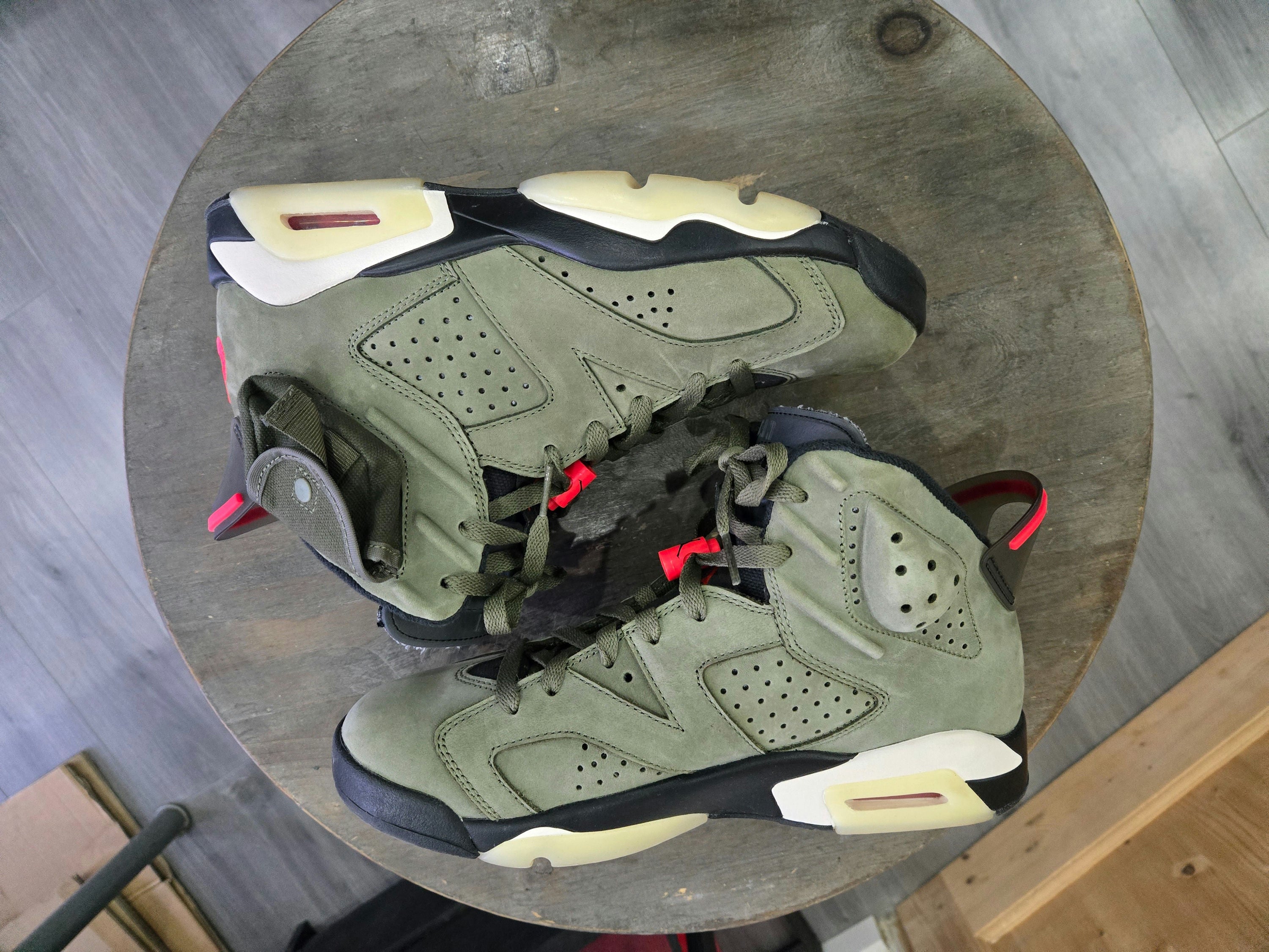 Jordan 6 Retro Travis Scott-Exterior