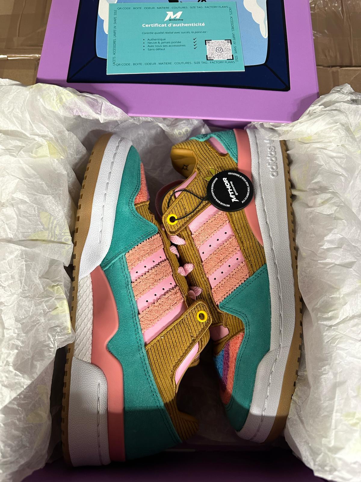 adidas Forum Low The Simpsons Living Room wave box and accessories