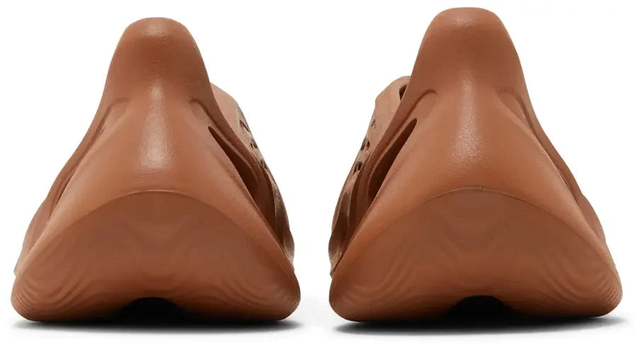 adidas Yeezy Foam RNR Clay Red