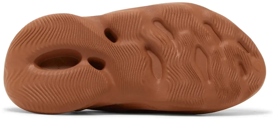 adidas Yeezy Foam RNR Clay Red