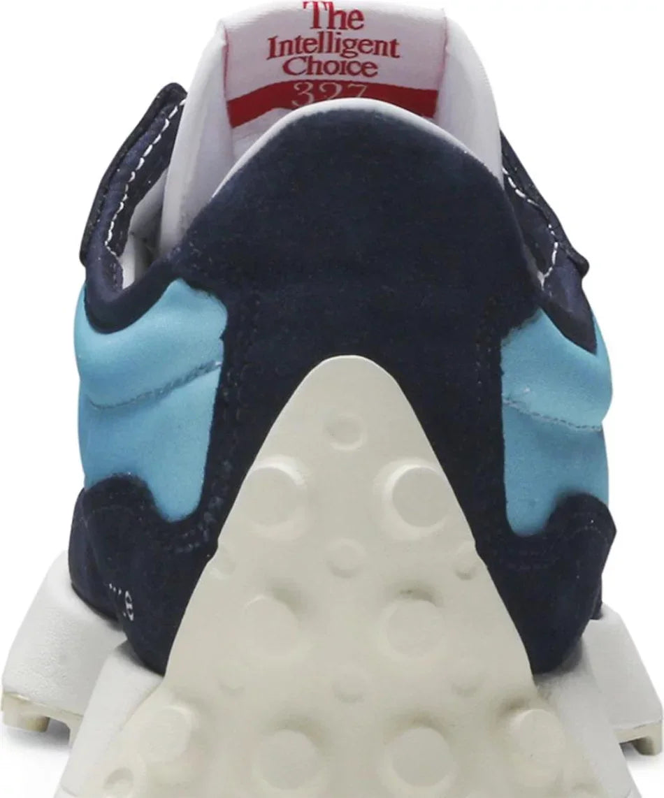 New Balance 327 Navy White (W) close-up heel counter