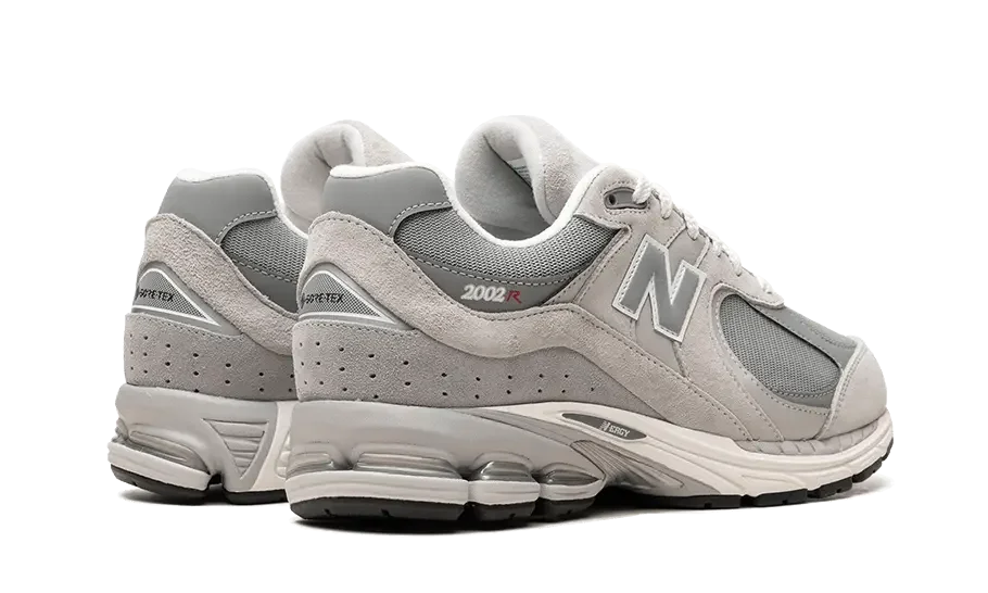 new-balance-2002r-gore-tex-concrete