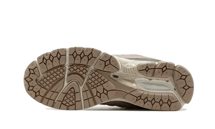 New Balance 2002R Driftwood Sandstone