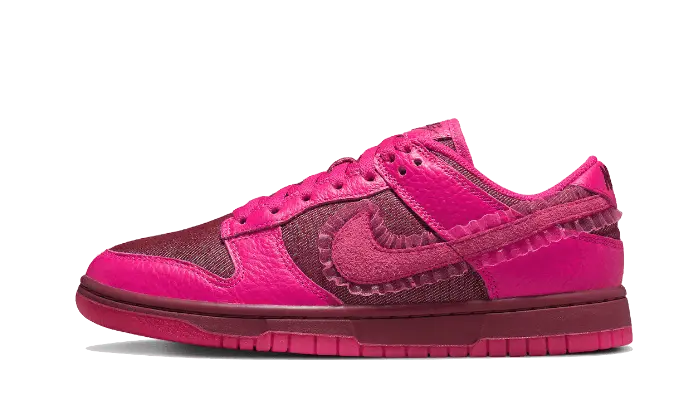 Nike sb dunk orders valentines day