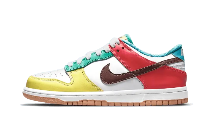 新品　NIKE DUNK LOW SE \"FREE 99 PACK\"　27ｃｍ Nike】左右非対称なDunk Low SE “Free.99” Packが国内5月7日/5月