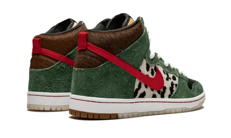 Nike SB Dunk High Dog Walker - BQ6827-300