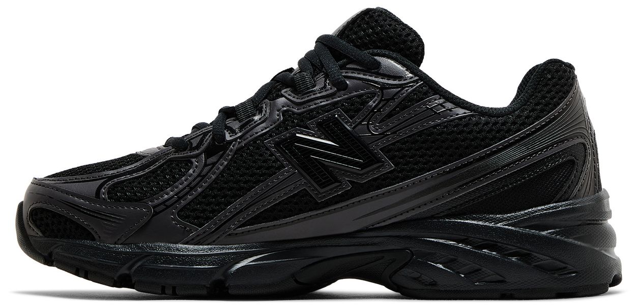 New Balance 740 Triple Black-2