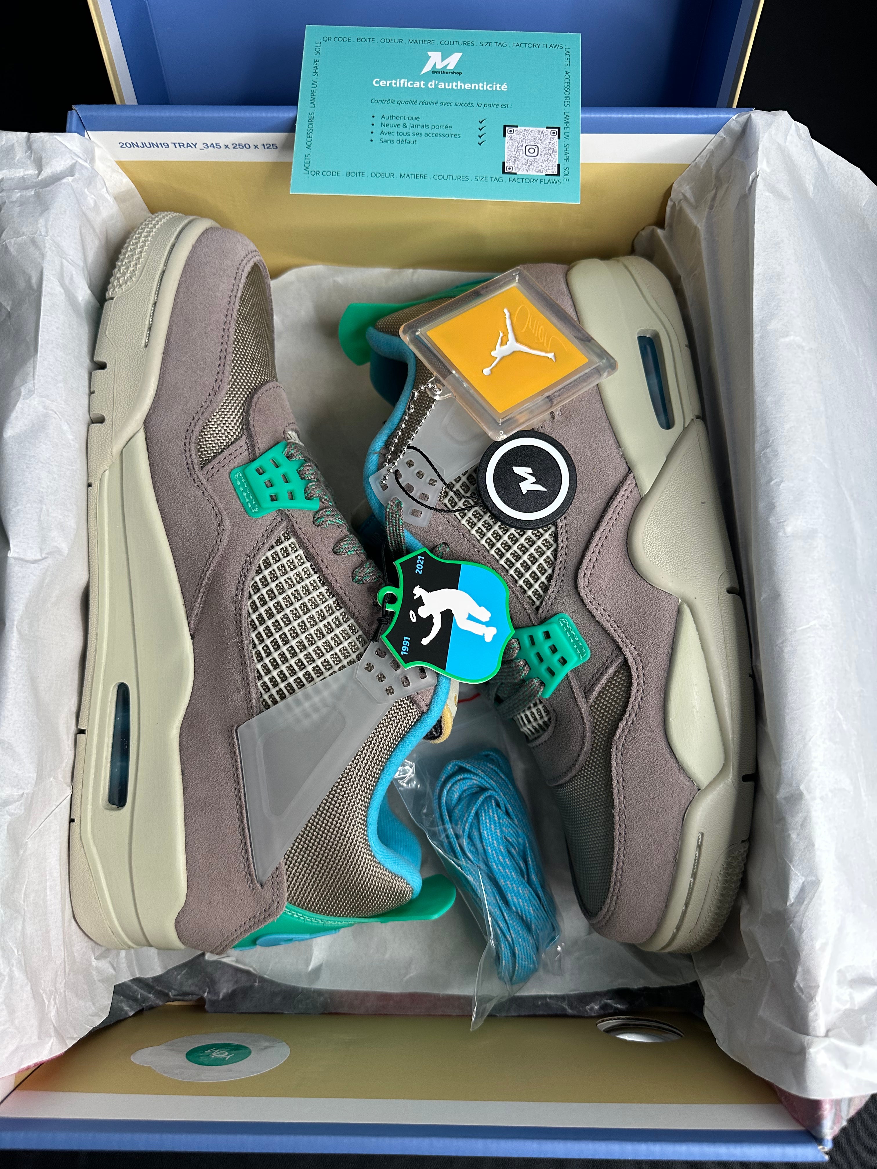 Air Jordan 4 Retro Union Taupe Haze Look