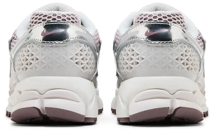 Air Zoom Vomero 5 'Chrome Platinum Violet (W)
