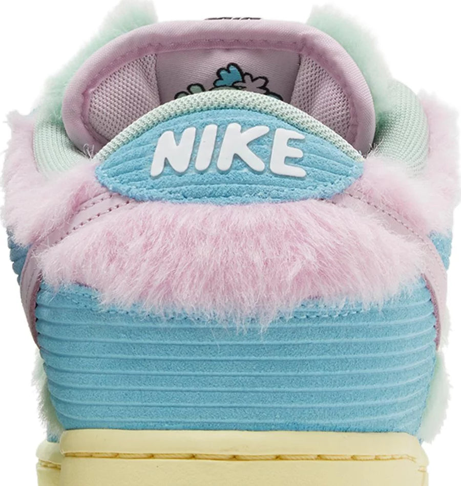 Heel counter close look Nike SB Dunk Low Verdy Visty (PS)