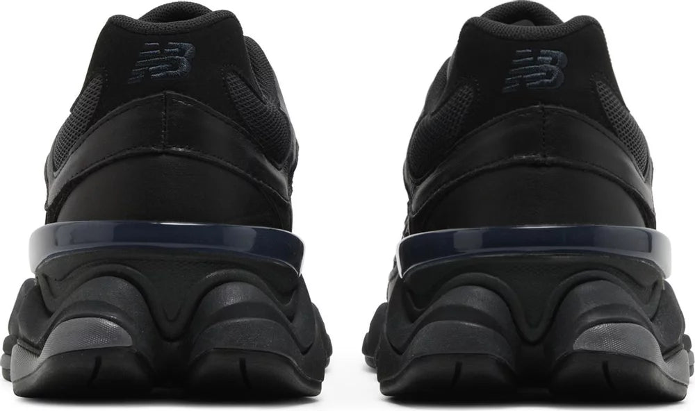 Hell counter New Balance 9060 Triple Black Leather