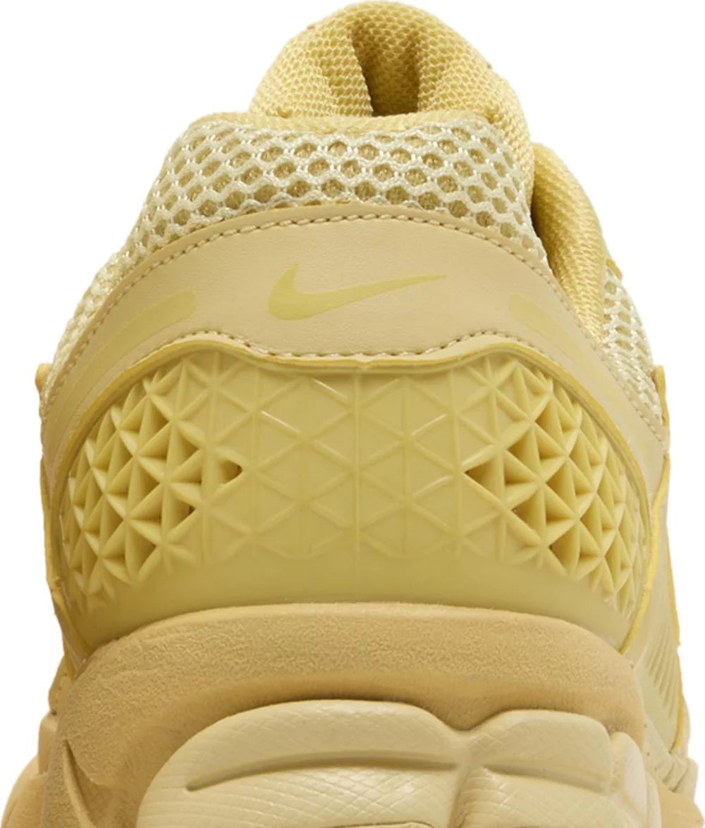 Hell counter Nike Zoom Vomero 5 Saturn Gold (W)