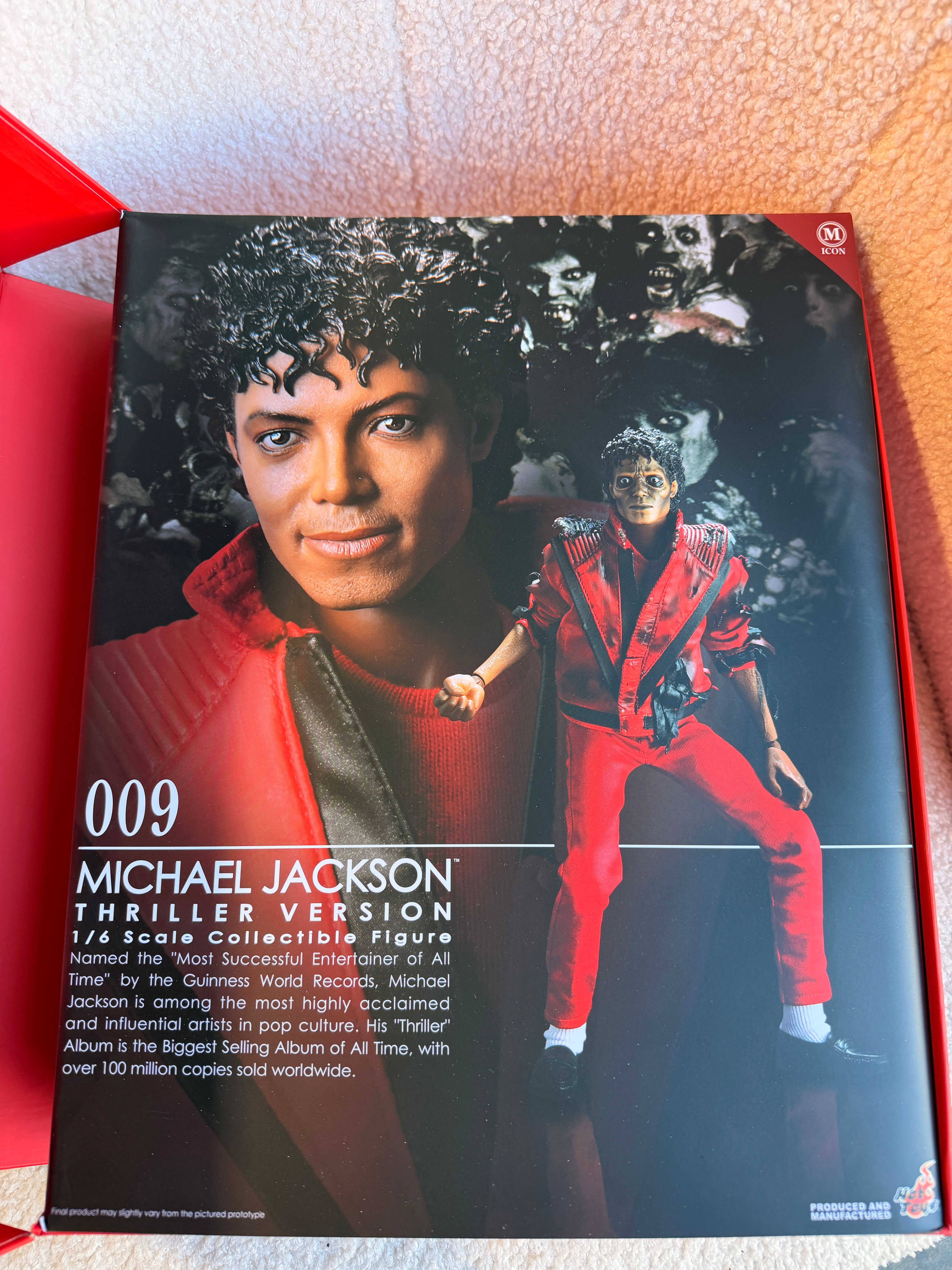 Hot_Toys_Michael_Jackson_Michael_Jackson_Thriller_Version_Collectible_Figure_Authentic 2