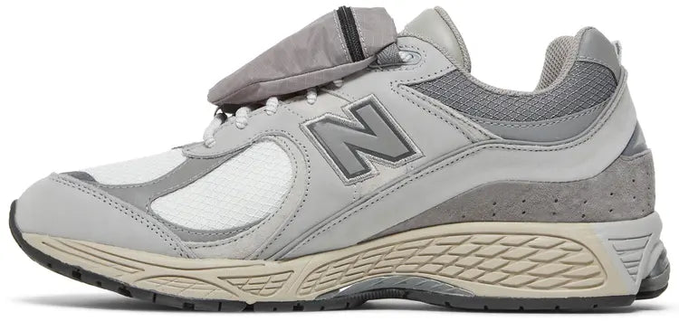 New_Balance_2002R_Grey_Pocket