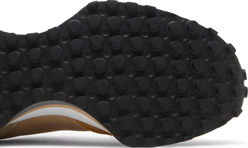 New Balance 327 Workwear Nightwatch Green close-up sole