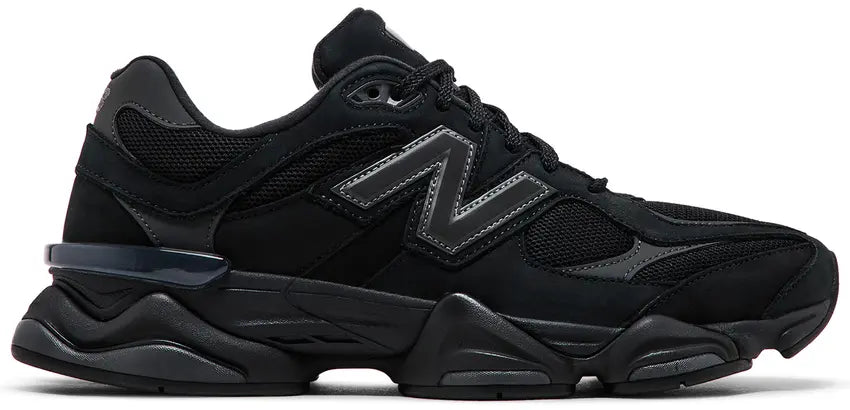 New Balance 9060
Black Cement