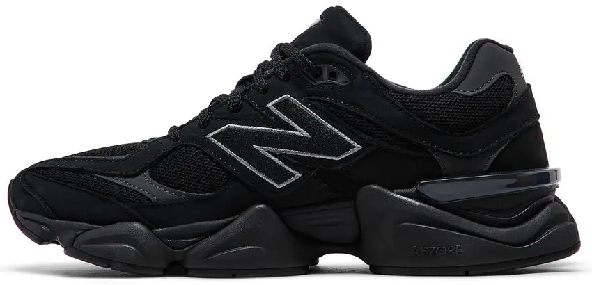 New Balance 9060
Black Cement