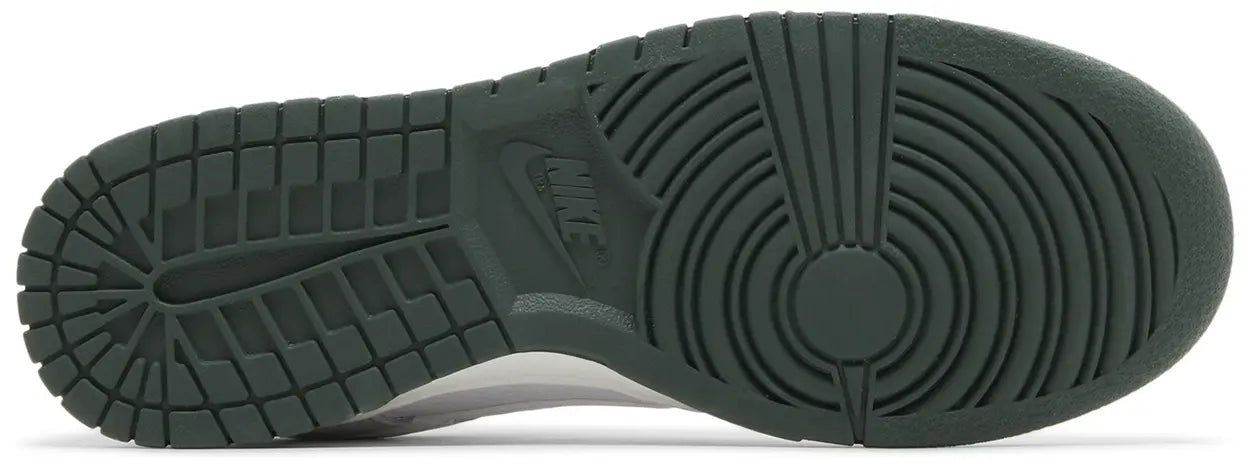 Nike Dunk Low Retro SE Photon Dust Vintage Green