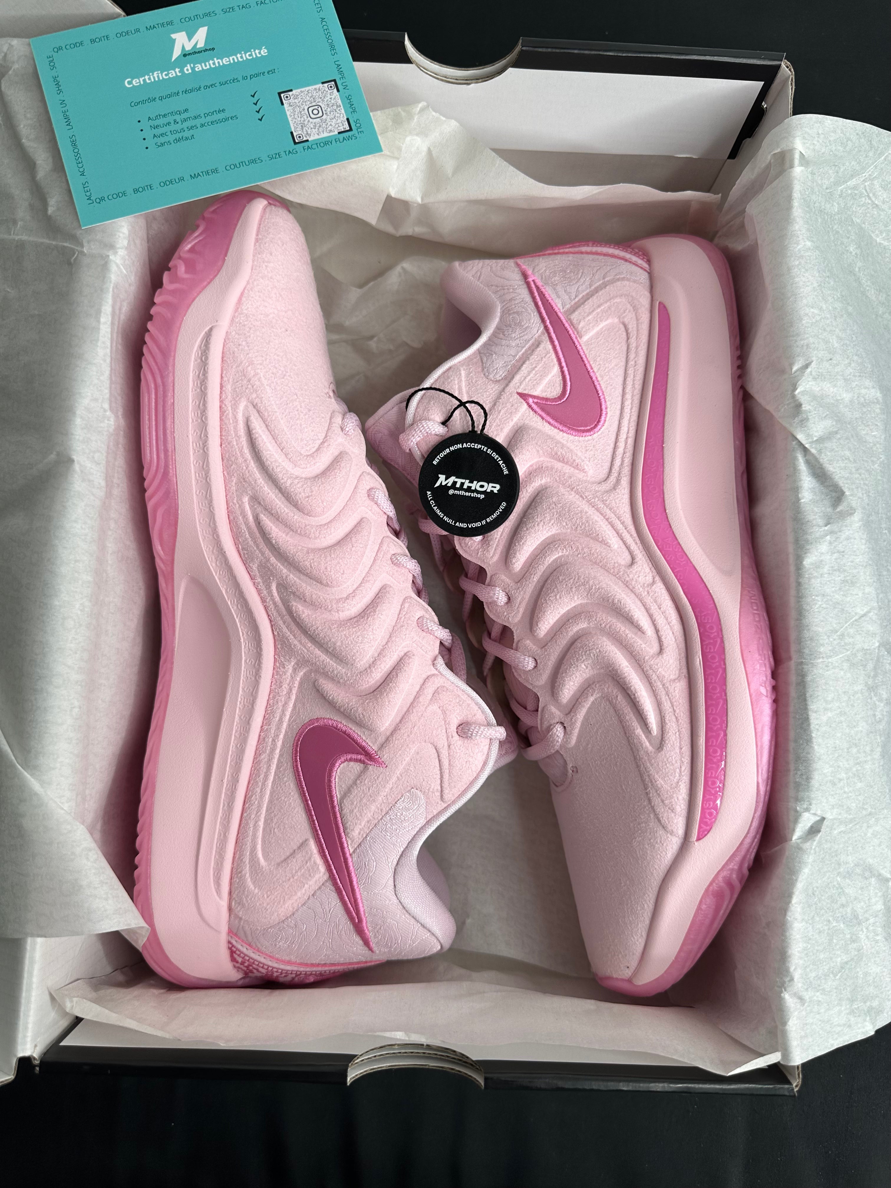 Nike KD 17 NRG Aunt Pearl Look