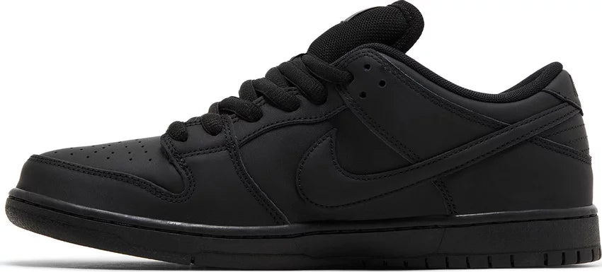 Nike SB Dunk Low Pro
Triple Black