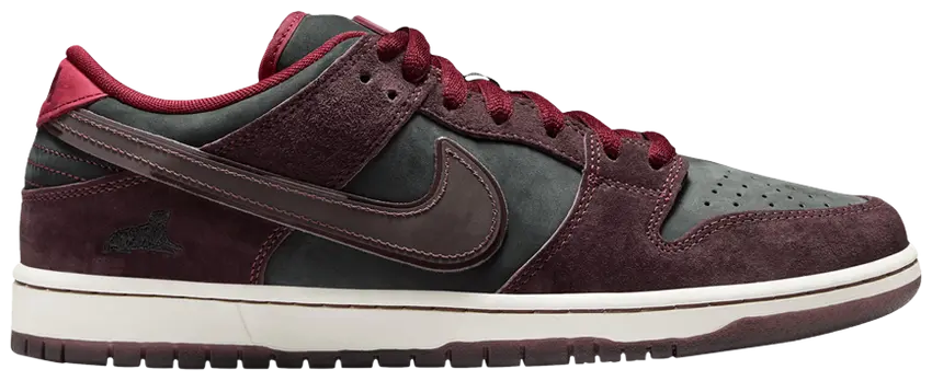 Nike SB Dunk Low Riot Skateshop