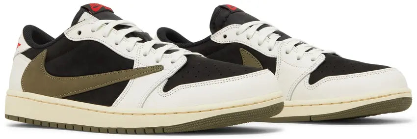 Pair Jordan 1 Retro Low OG SP
Travis Scott Olive (Women's)