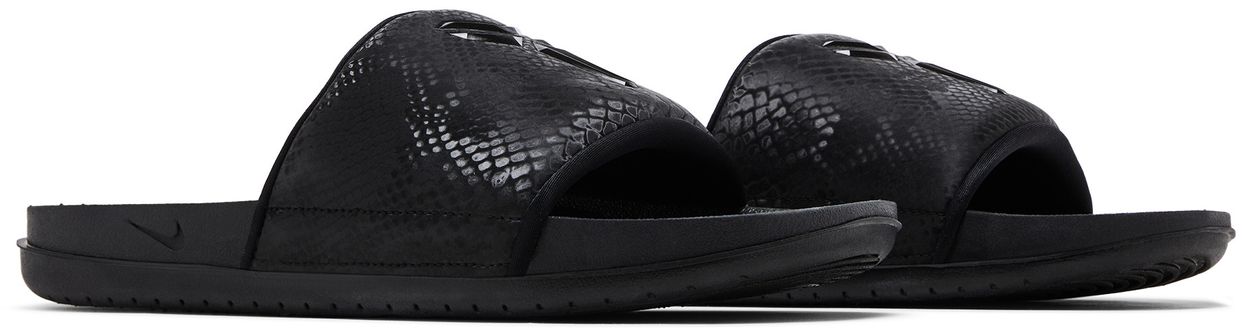 Pair Nike Kobe Offcourt Slide Black