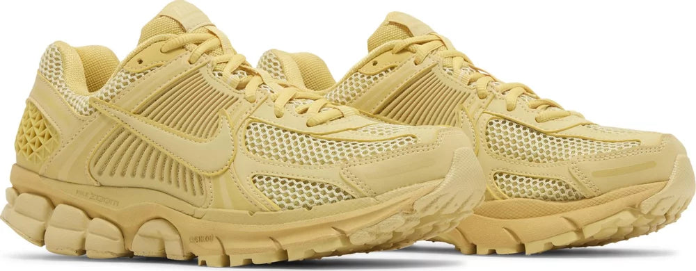 Pair Nike Zoom Vomero 5 Saturn Gold (W)