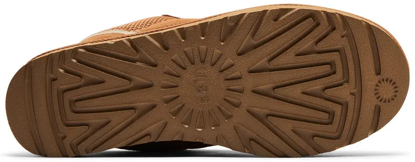 UGG Lowmel Chestnut sole