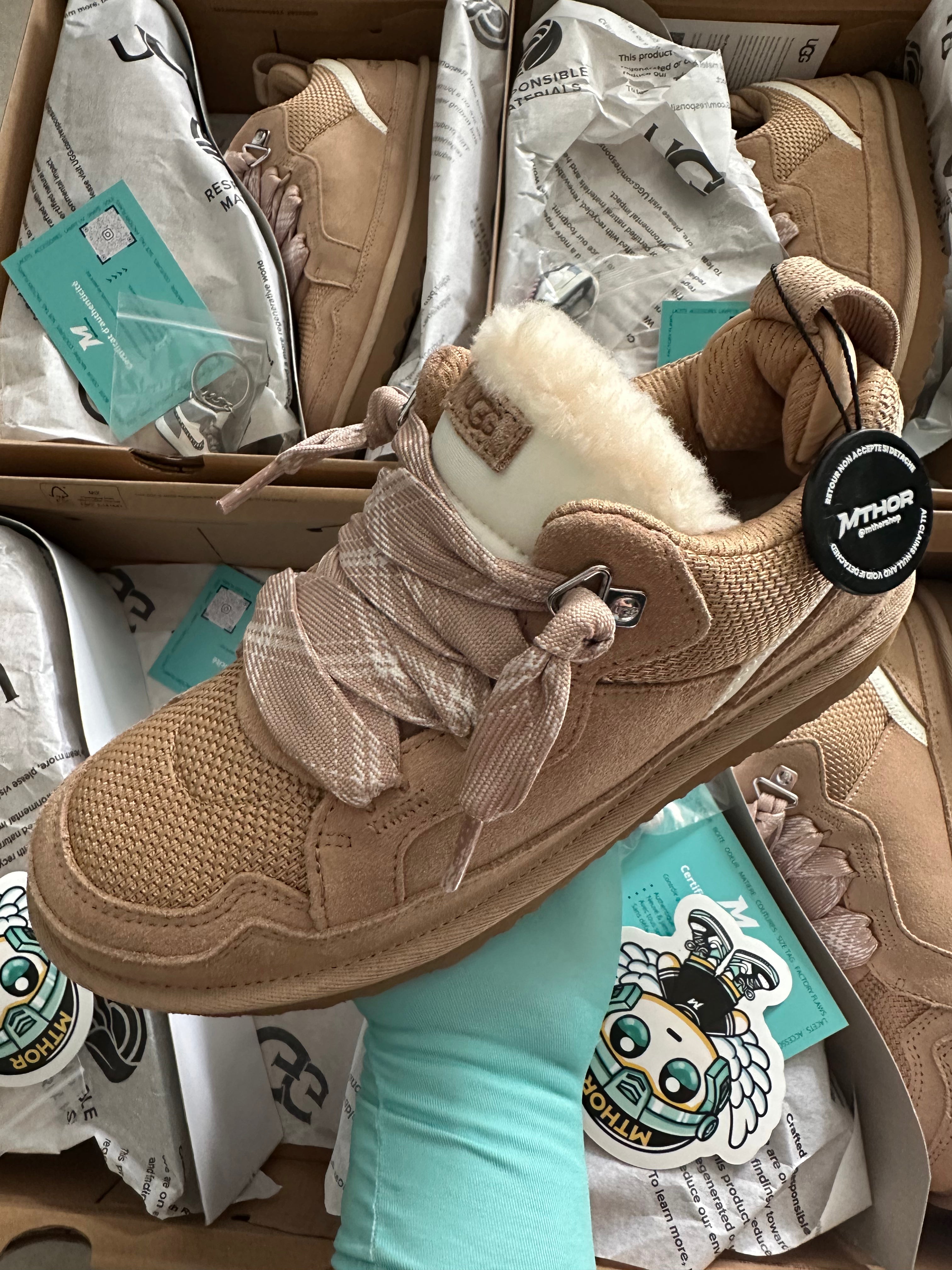 UGG Lowmel Sand MTHOR Badge