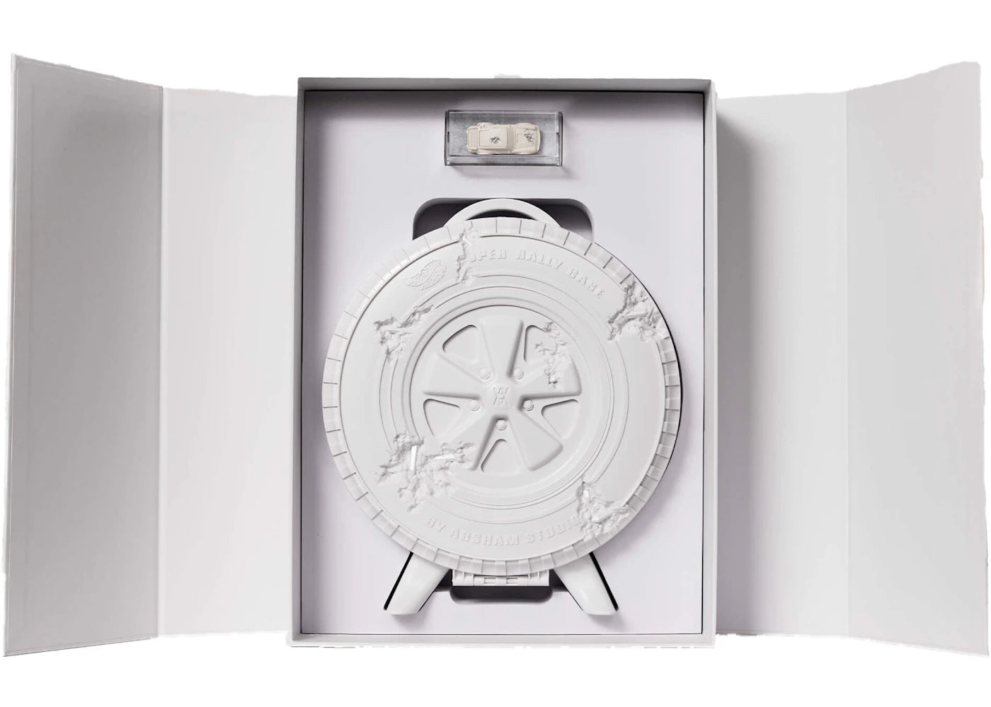 Hot Wheels x Daniel Arsham Eroded Porsche 930 and Rally Case -1