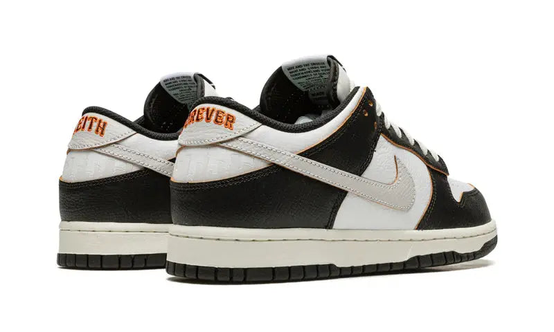 Nike sb dunk stockists online