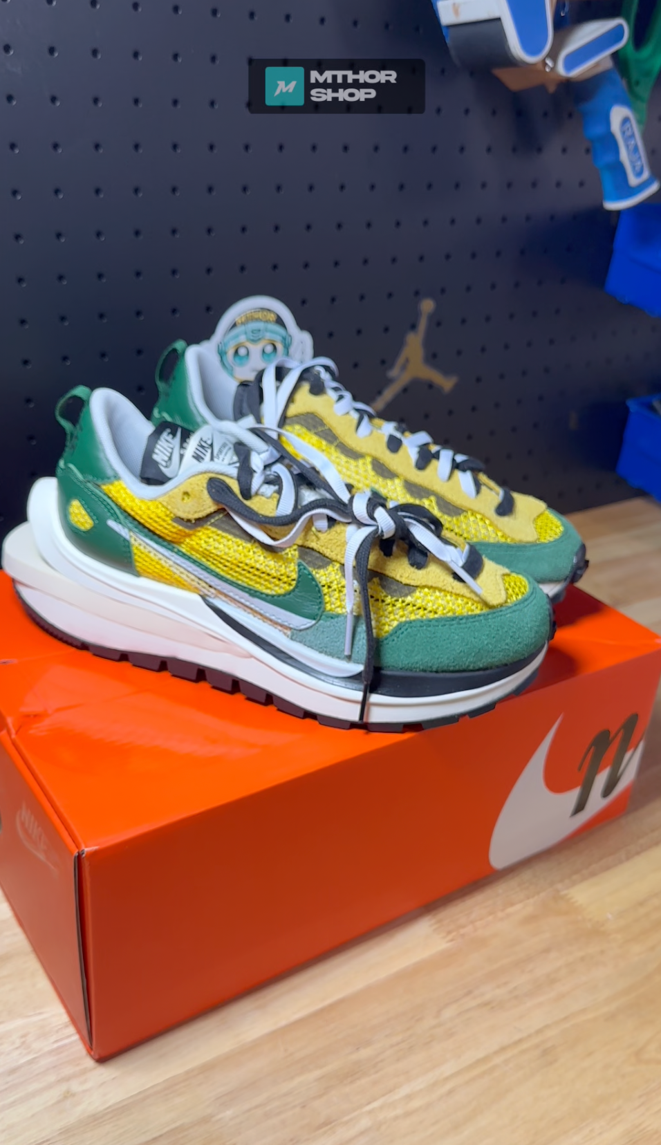 Nike Vaporwaffle Sacai Tour Yellow Stadium Green