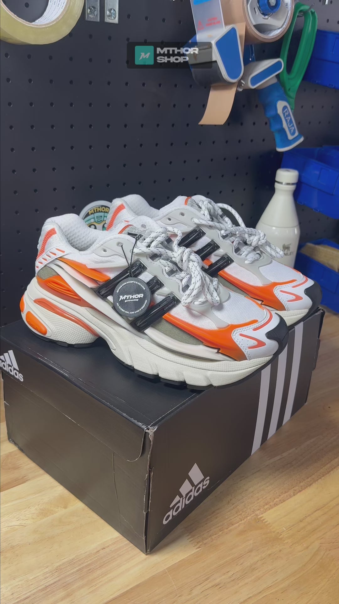 Video Unboxing adidas Adistar Jellyfish Pharrell Williams Focus Olive Orange