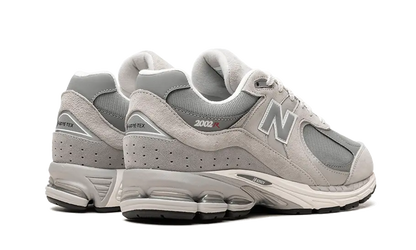 new-balance-2002r-gore-tex-concrete