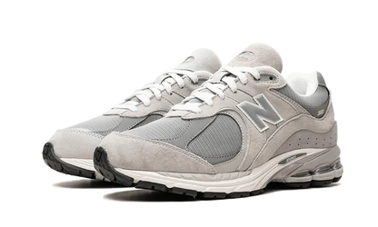 new-balance-2002r-gore-tex-concrete