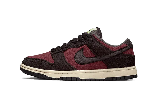 Nike Dunk Low SE Fleece Burgundy Crush