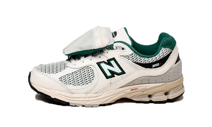 New Balance 2002R Sea Salt Vintage Teal