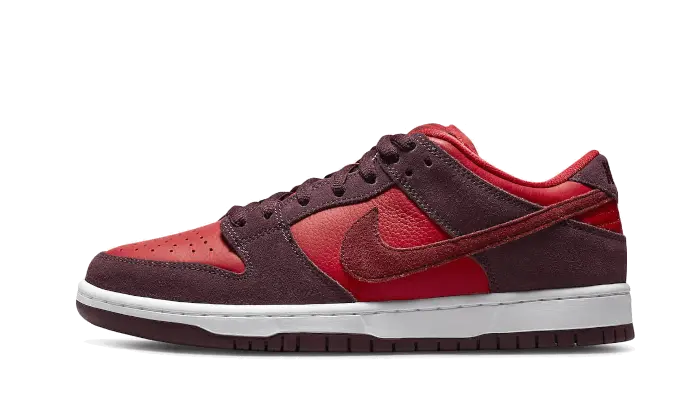 Nike SB Dunk Low Cherry