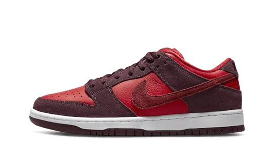 Nike SB Dunk Low Cherry